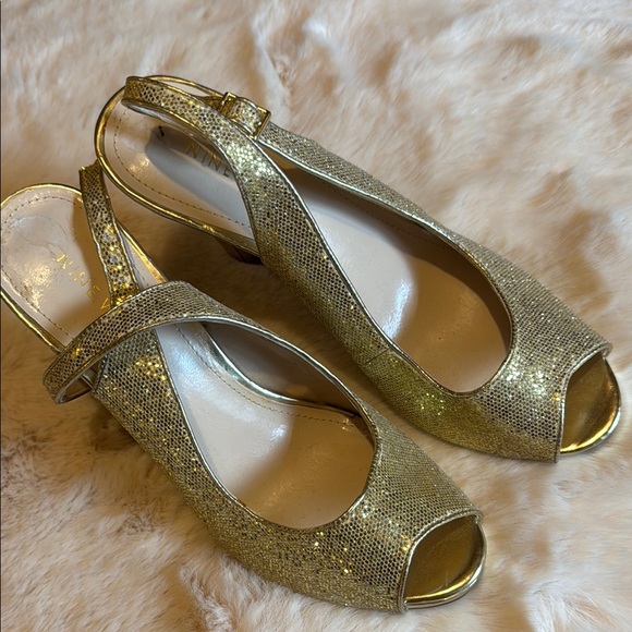Nine West Shimmering Gold Slingback Heels - Picture 1 of 5